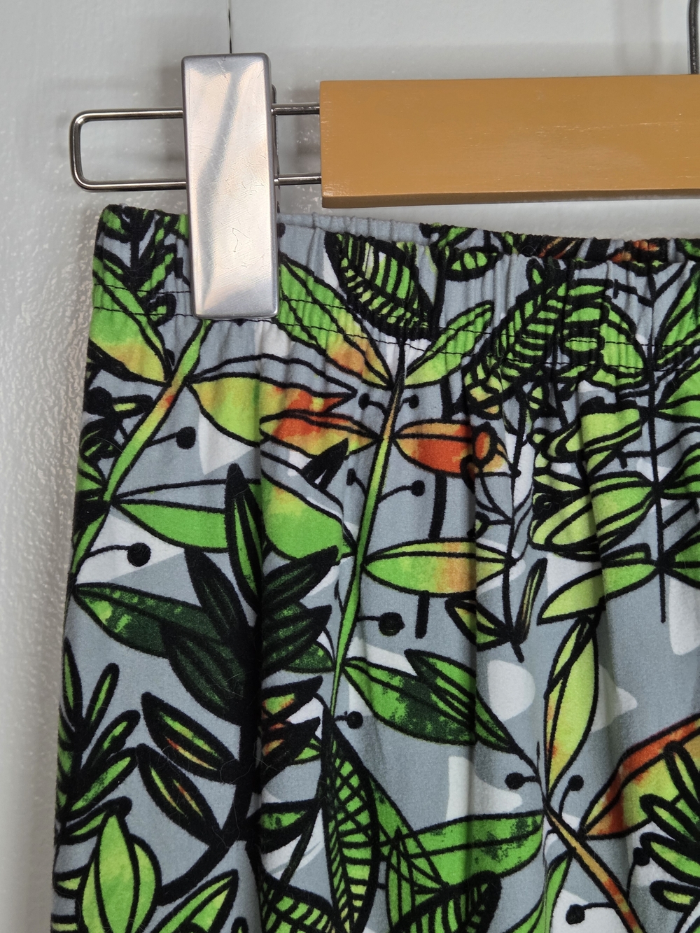 🌷Women’s One Size Grey Stretch Leggings Tropical Green Leaves Print